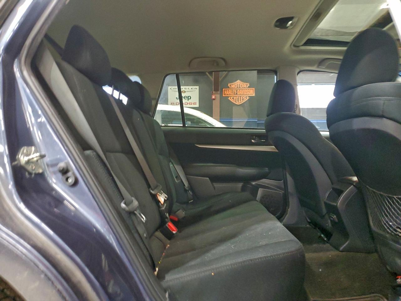 2013 SUBARU Outback