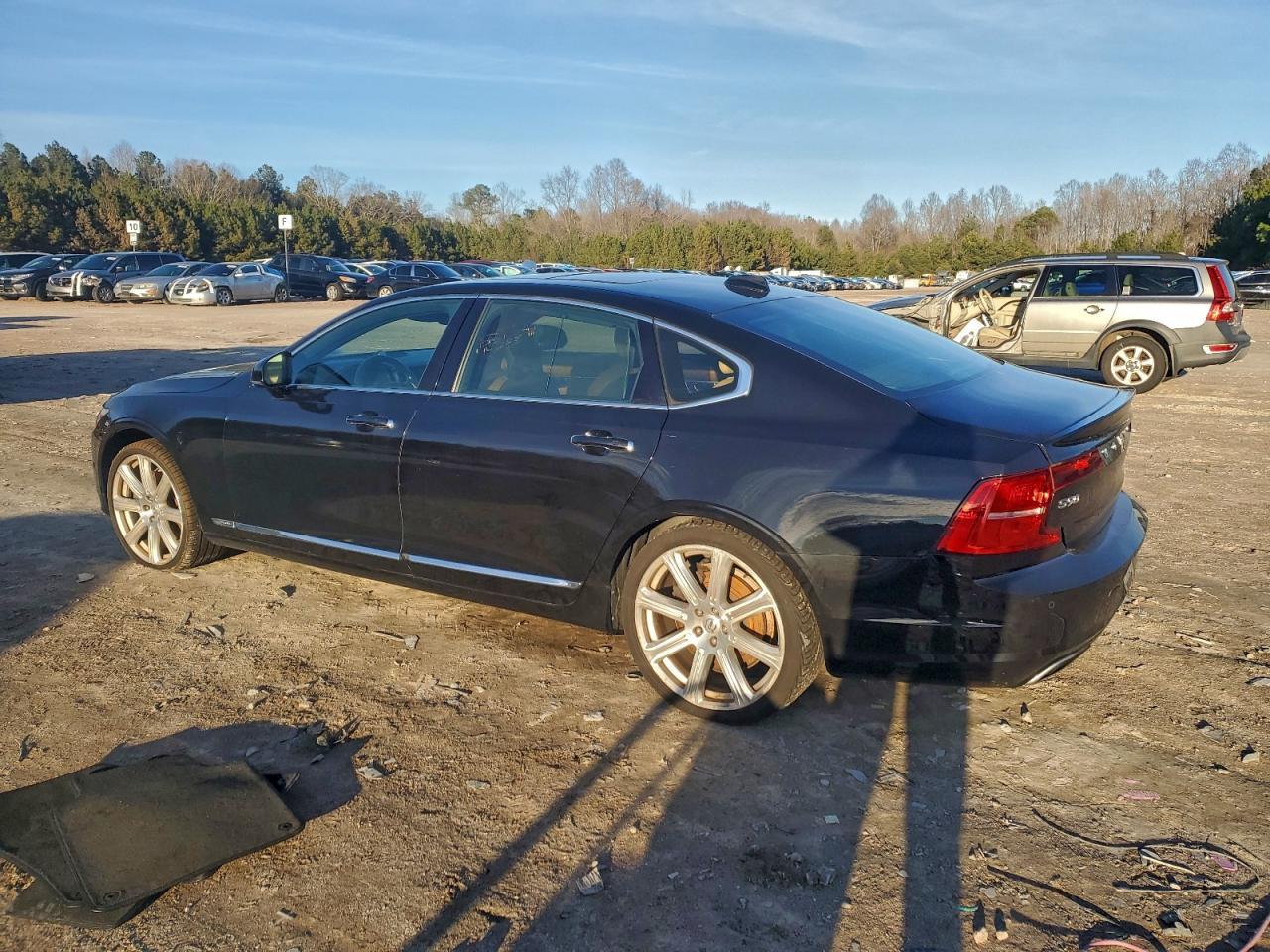 2018 VOLVO S90