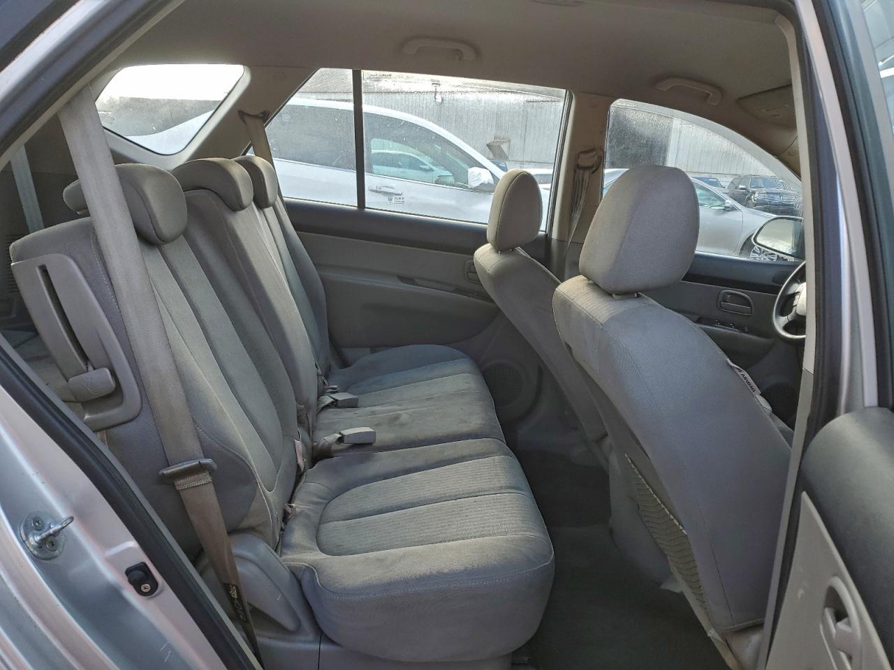 2009 KIA RONDO