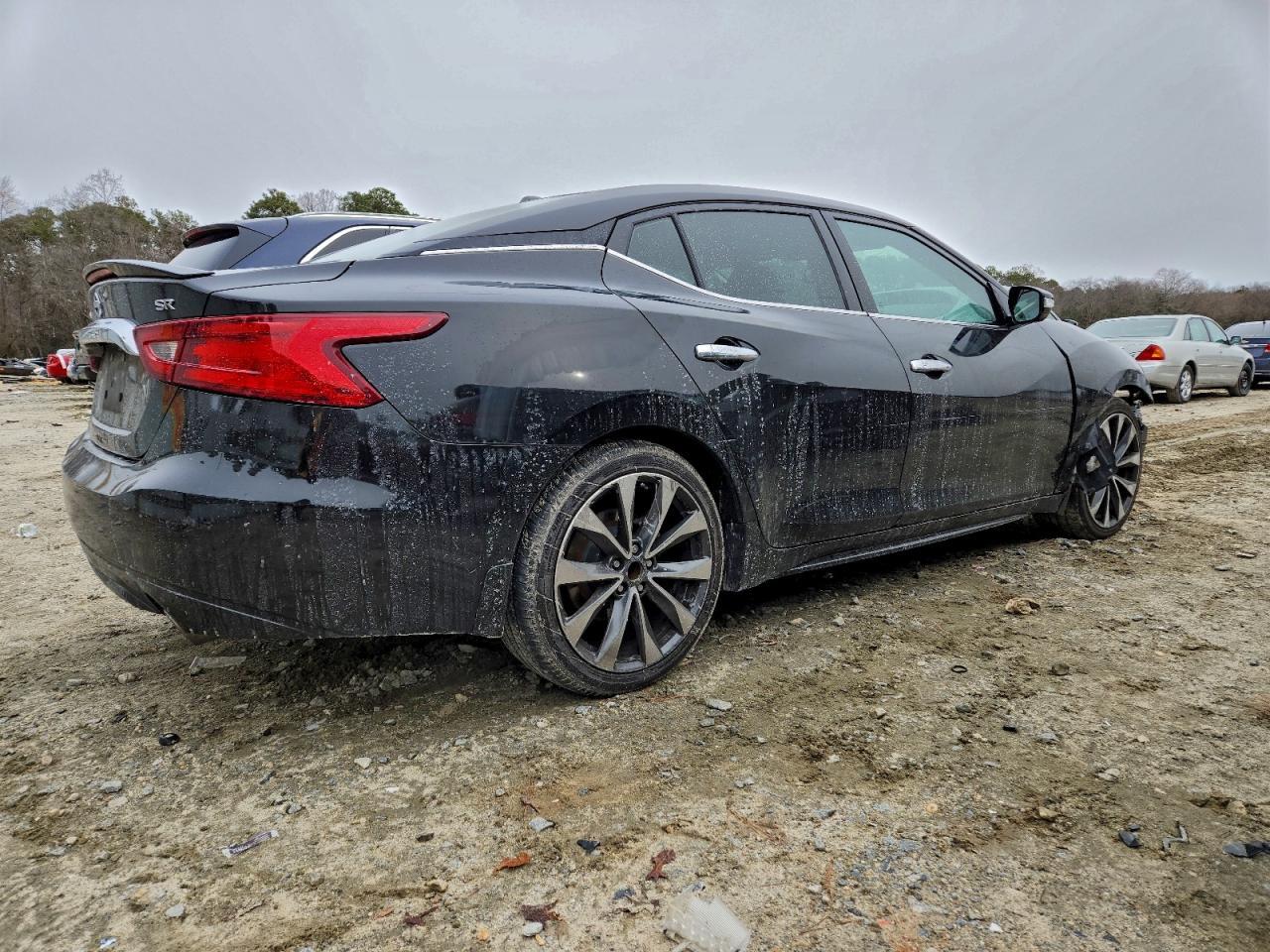 2017 NISSAN Maxima