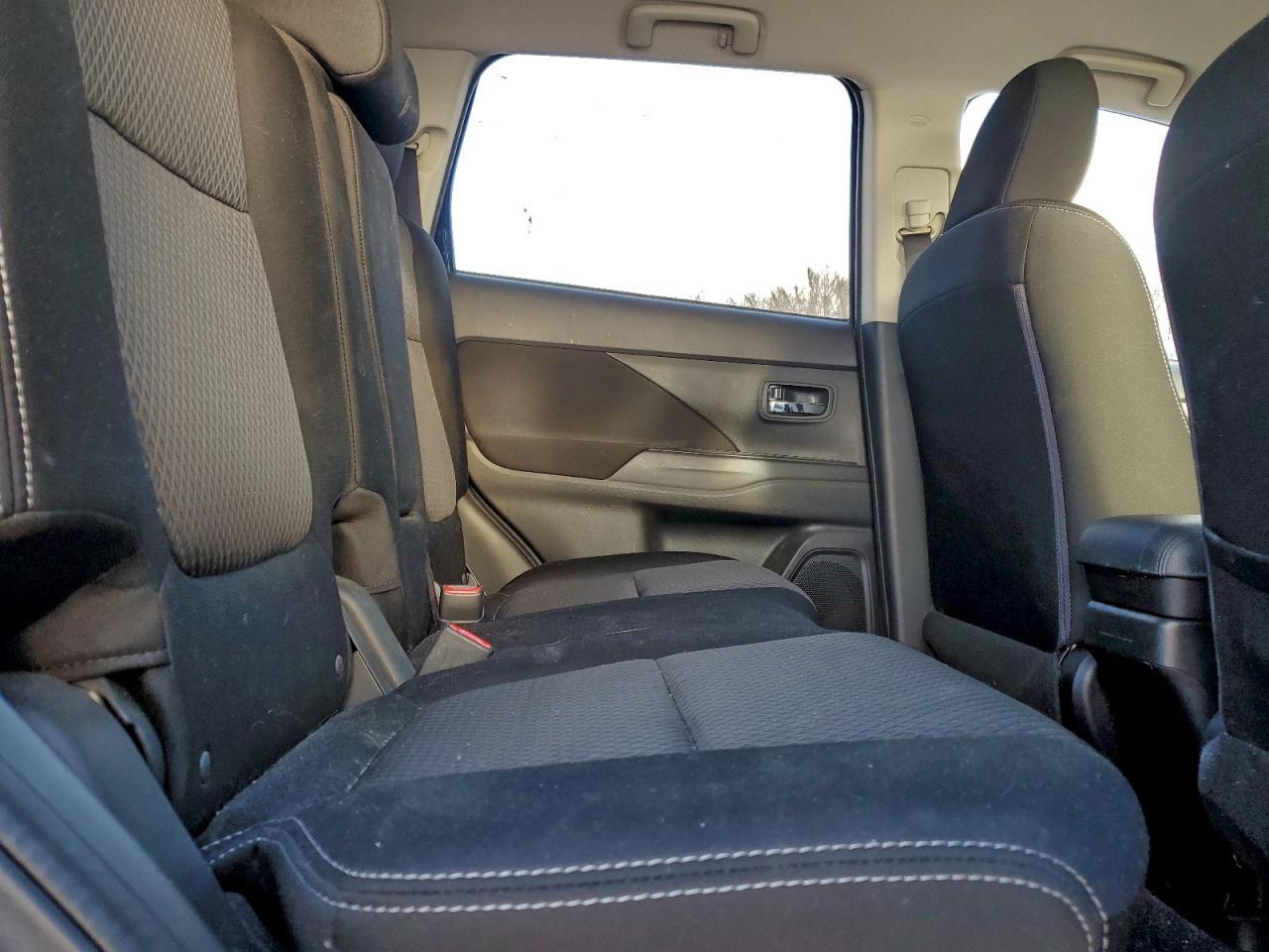 2017 MITSUBISHI outlander