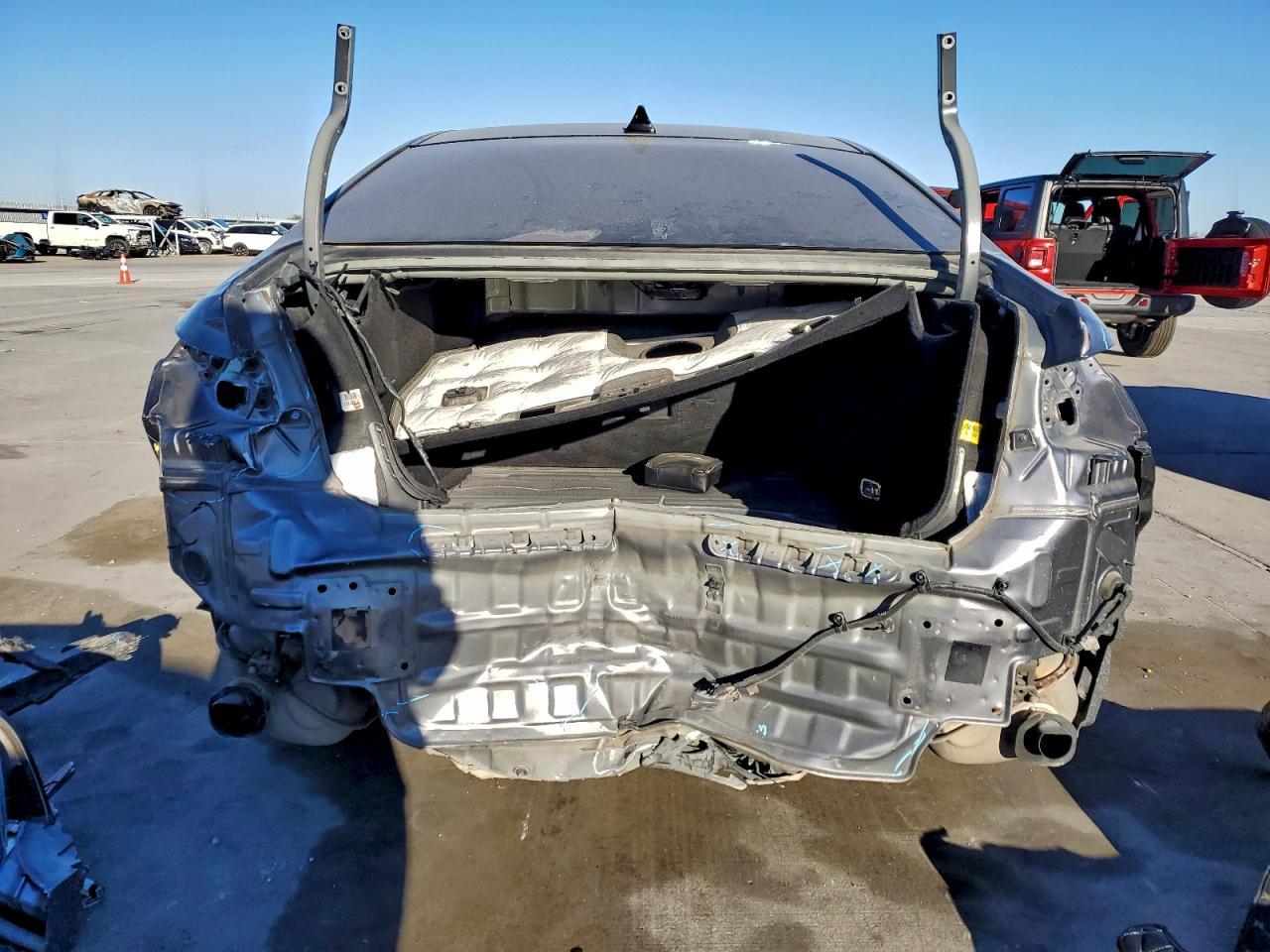 2016 HYUNDAI GENESIS