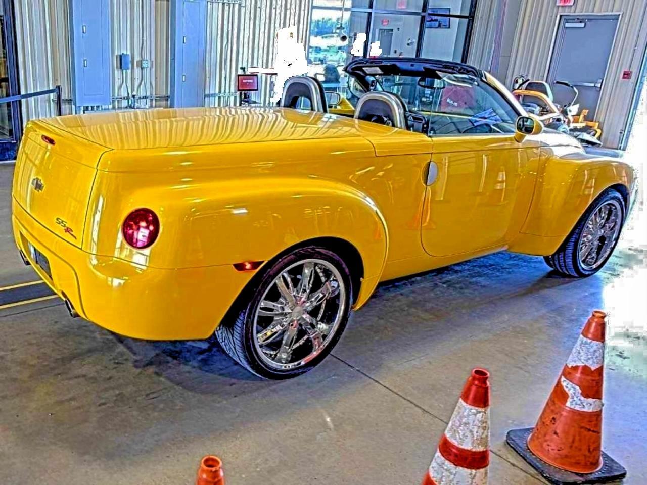 2004 CHEVROLET Ssr
