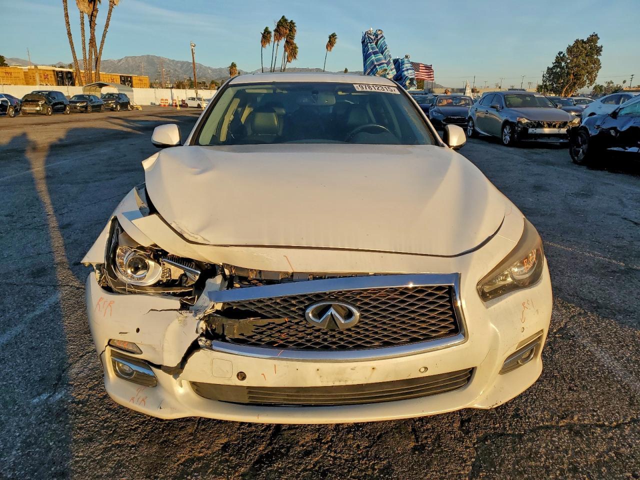 2016 INFINITI Q50