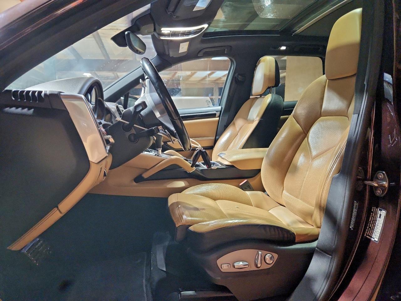 2016 PORSCHE CAYENNE