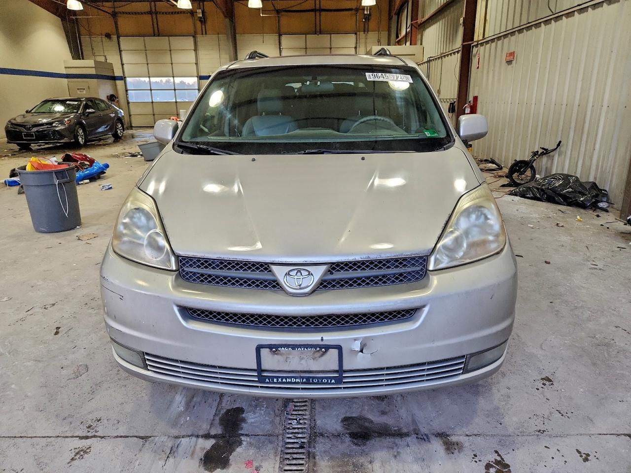 2005 TOYOTA SIENNA