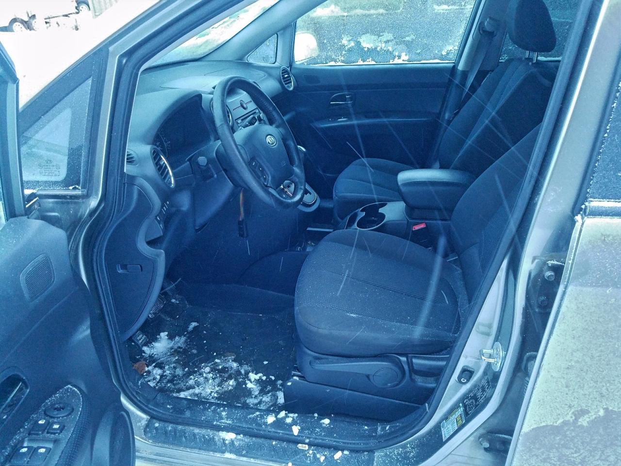 2012 KIA RONDO