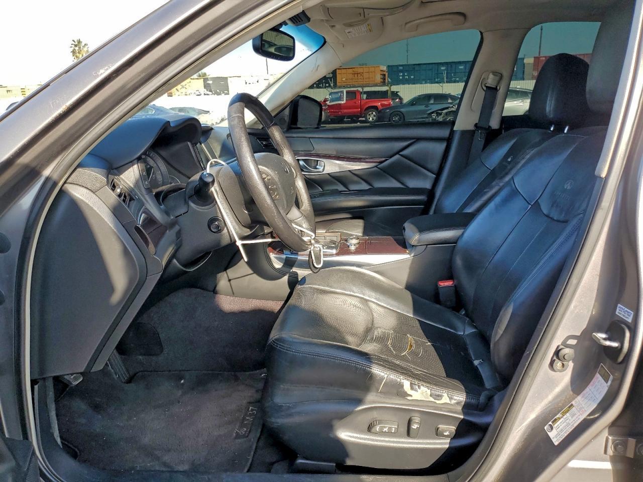 2012 INFINITI M37