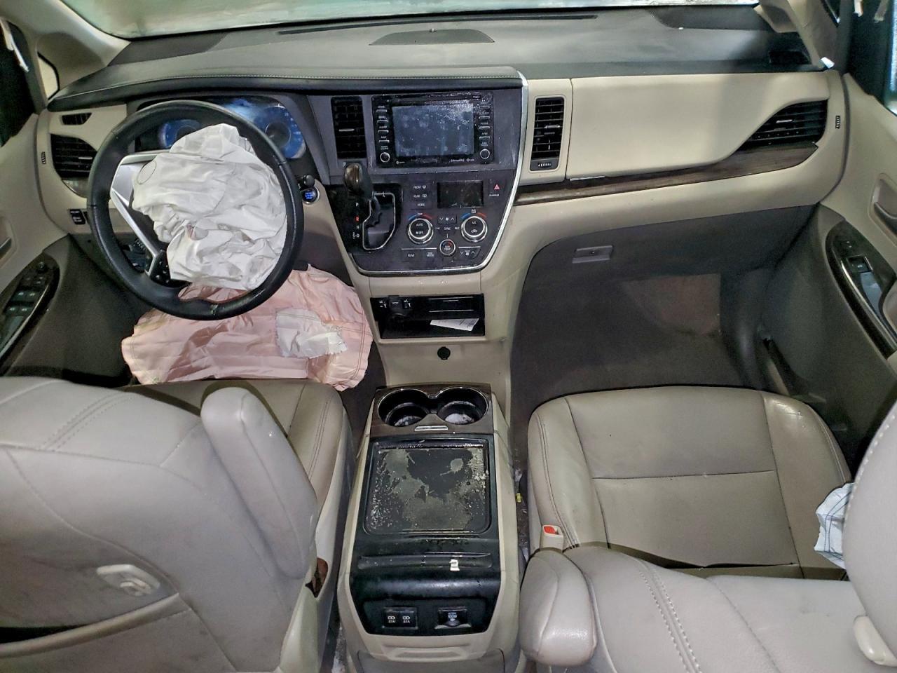 2018 TOYOTA SIENNA