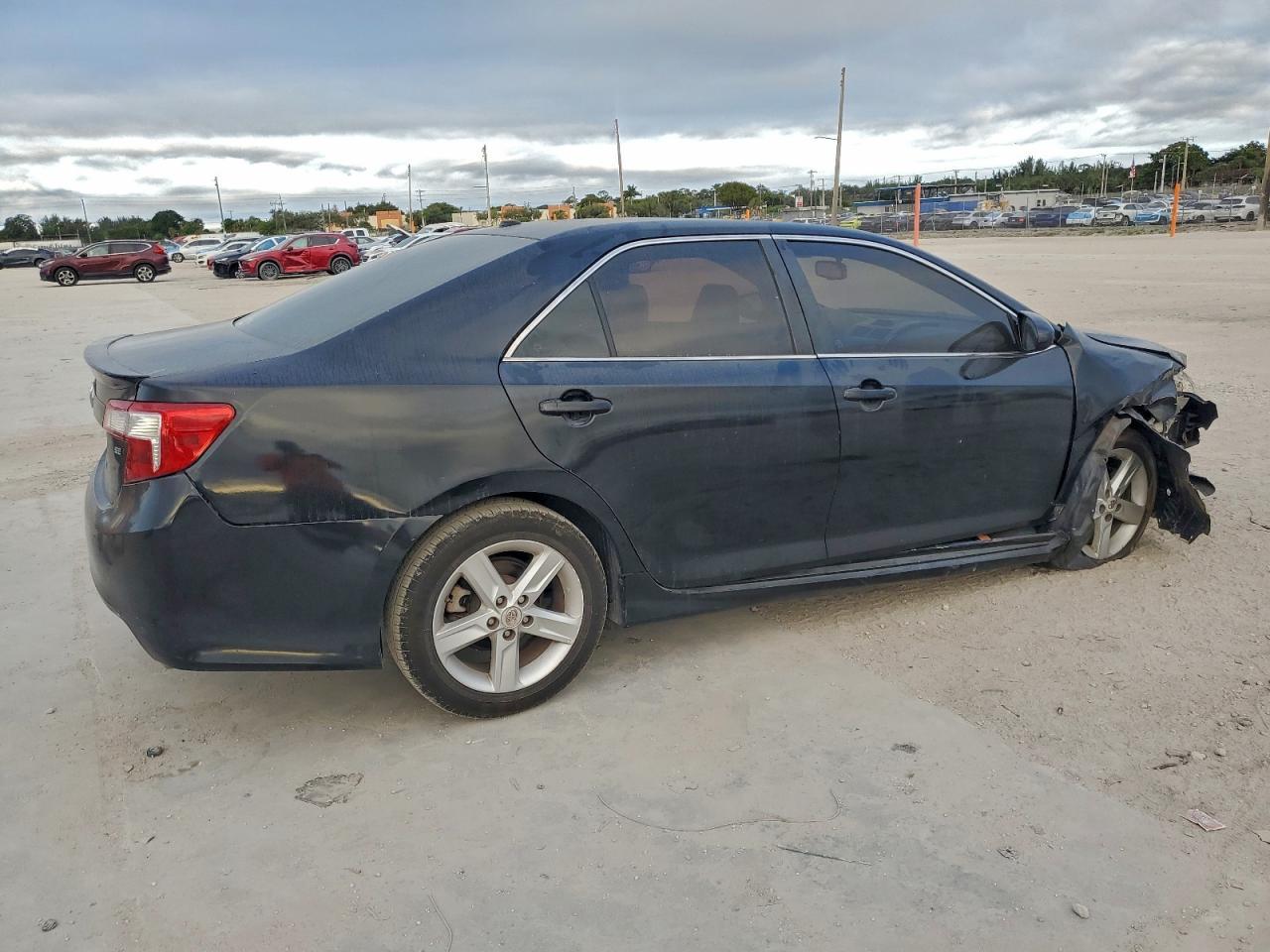 2014 TOYOTA CAMRY
