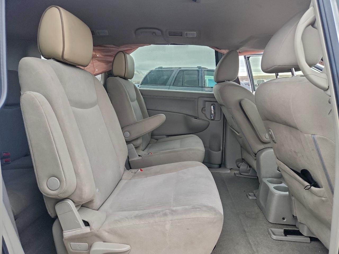 2015 NISSAN Quest