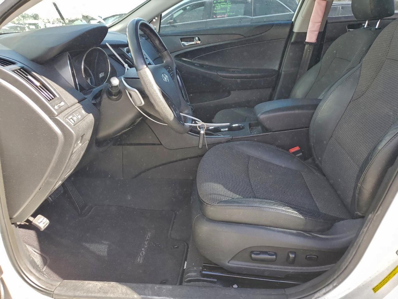 2011 HYUNDAI SONATA