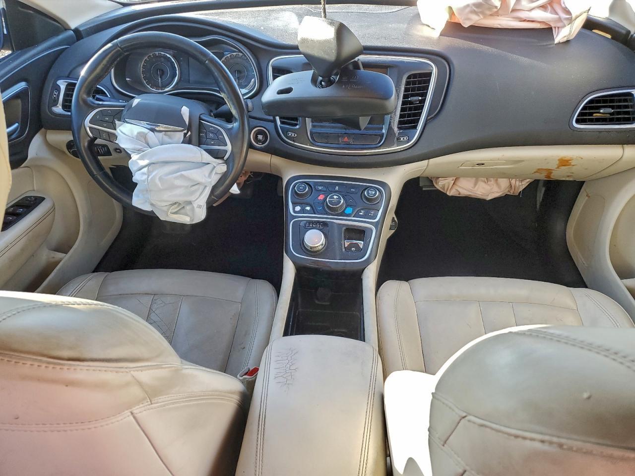 2016 CHRYSLER 200