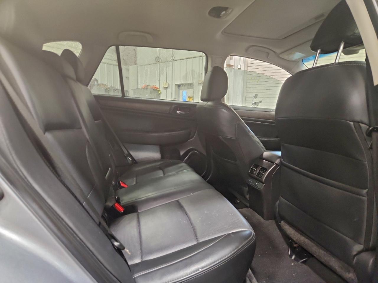 2015 SUBARU Outback