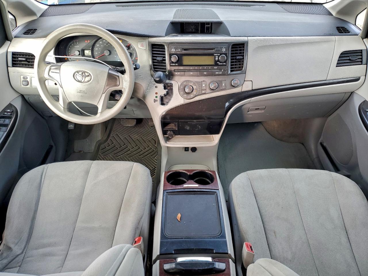 2012 TOYOTA SIENNA