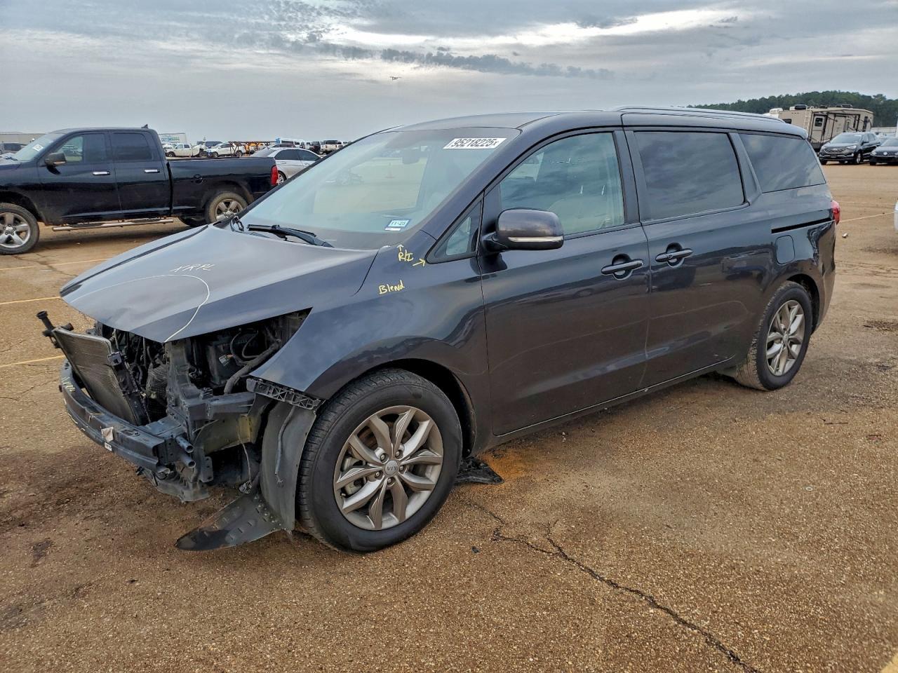 2019 KIA SEDONA