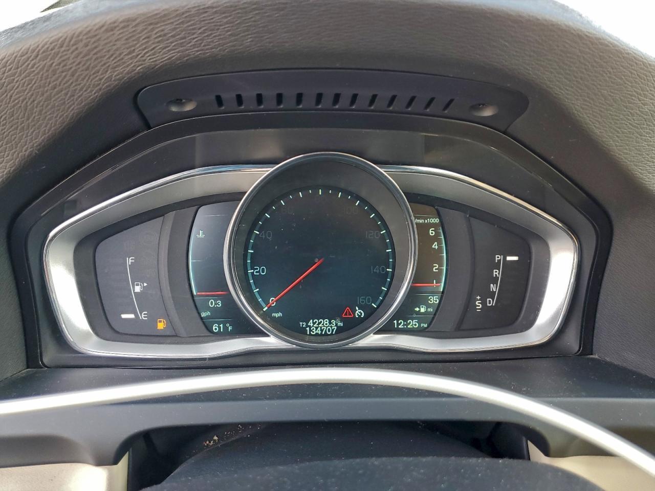 2015 VOLVO S60