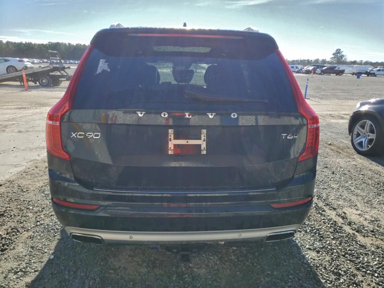 2016 VOLVO XC90