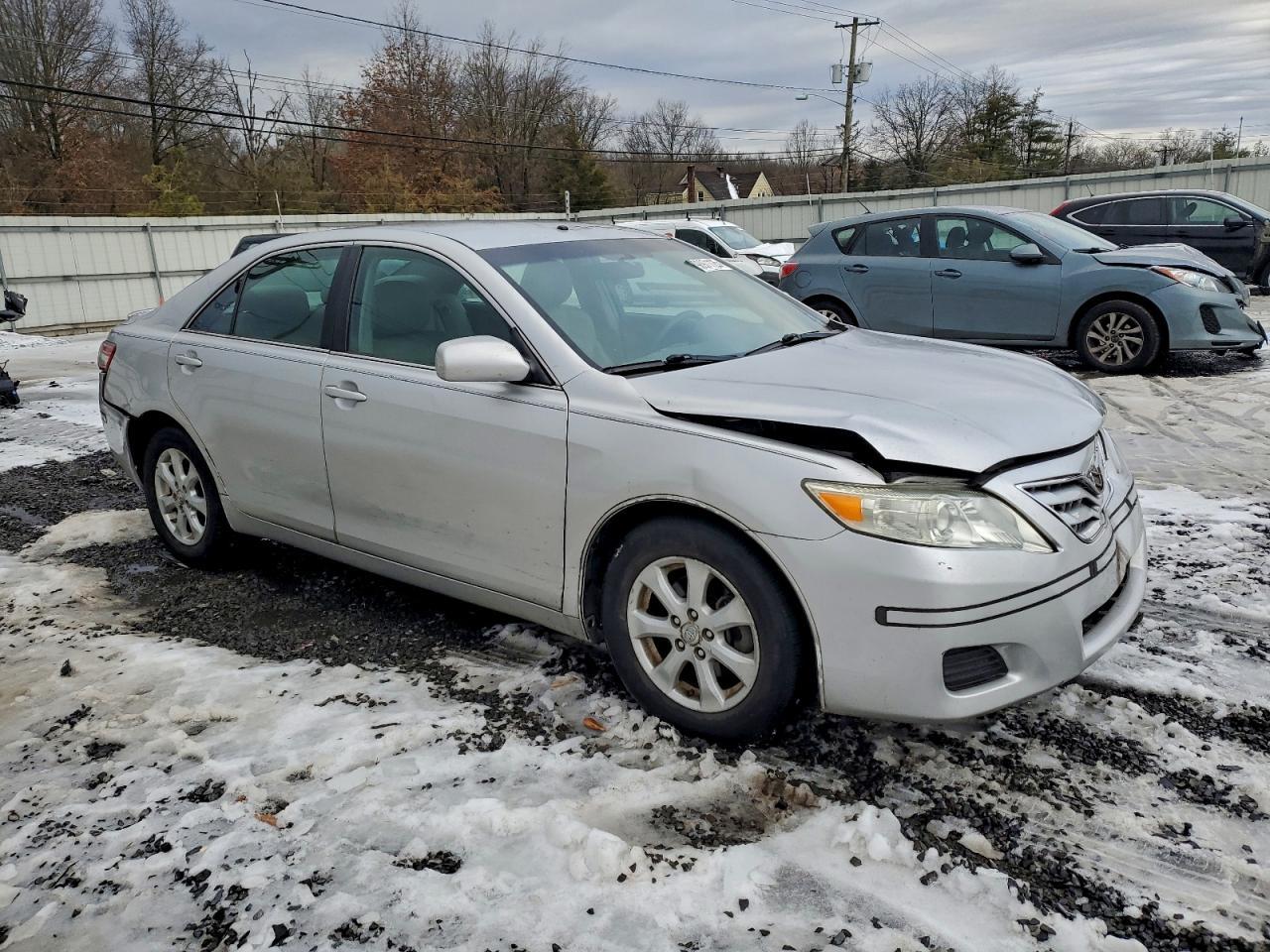 2011 TOYOTA CAMRY