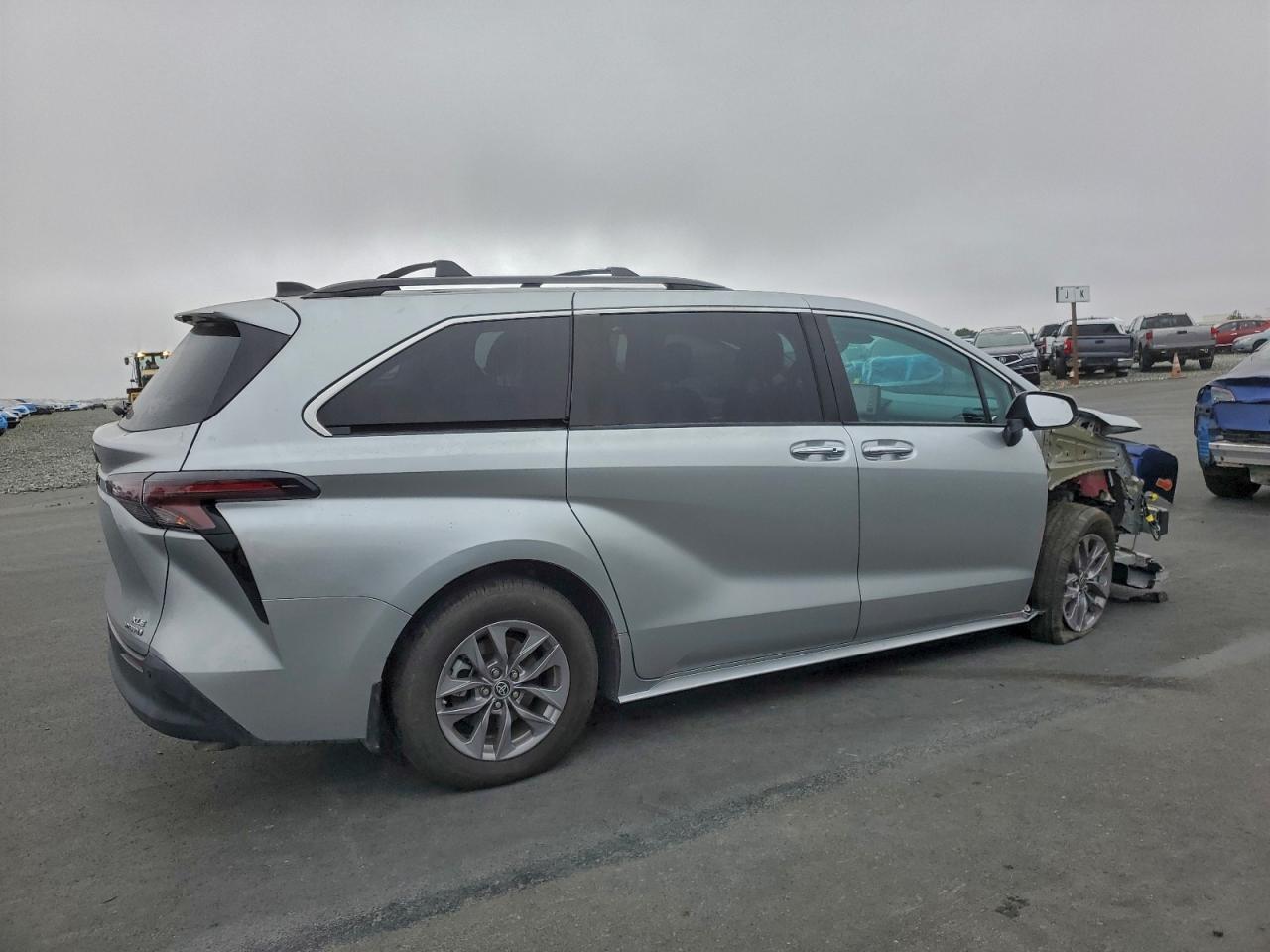 2023 TOYOTA SIENNA