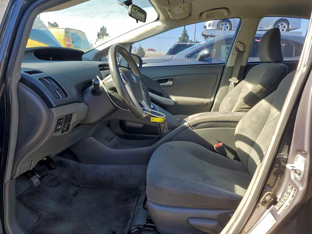 2011 TOYOTA PRIUS