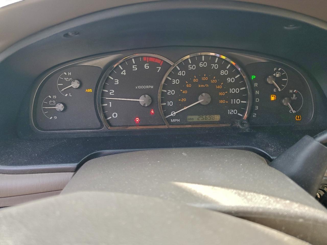 2005 TOYOTA Sequoia