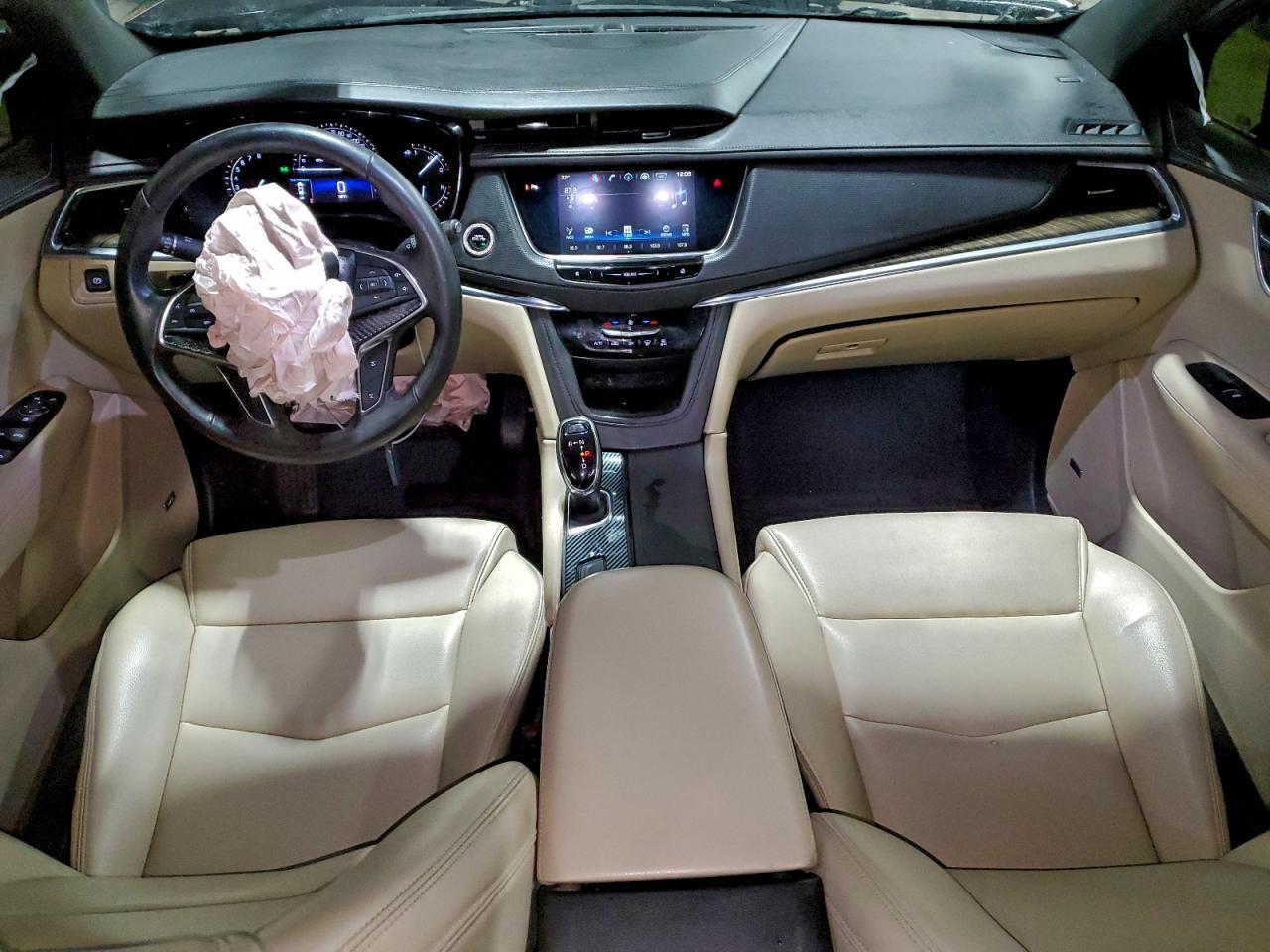 2017 CADILLAC XT5