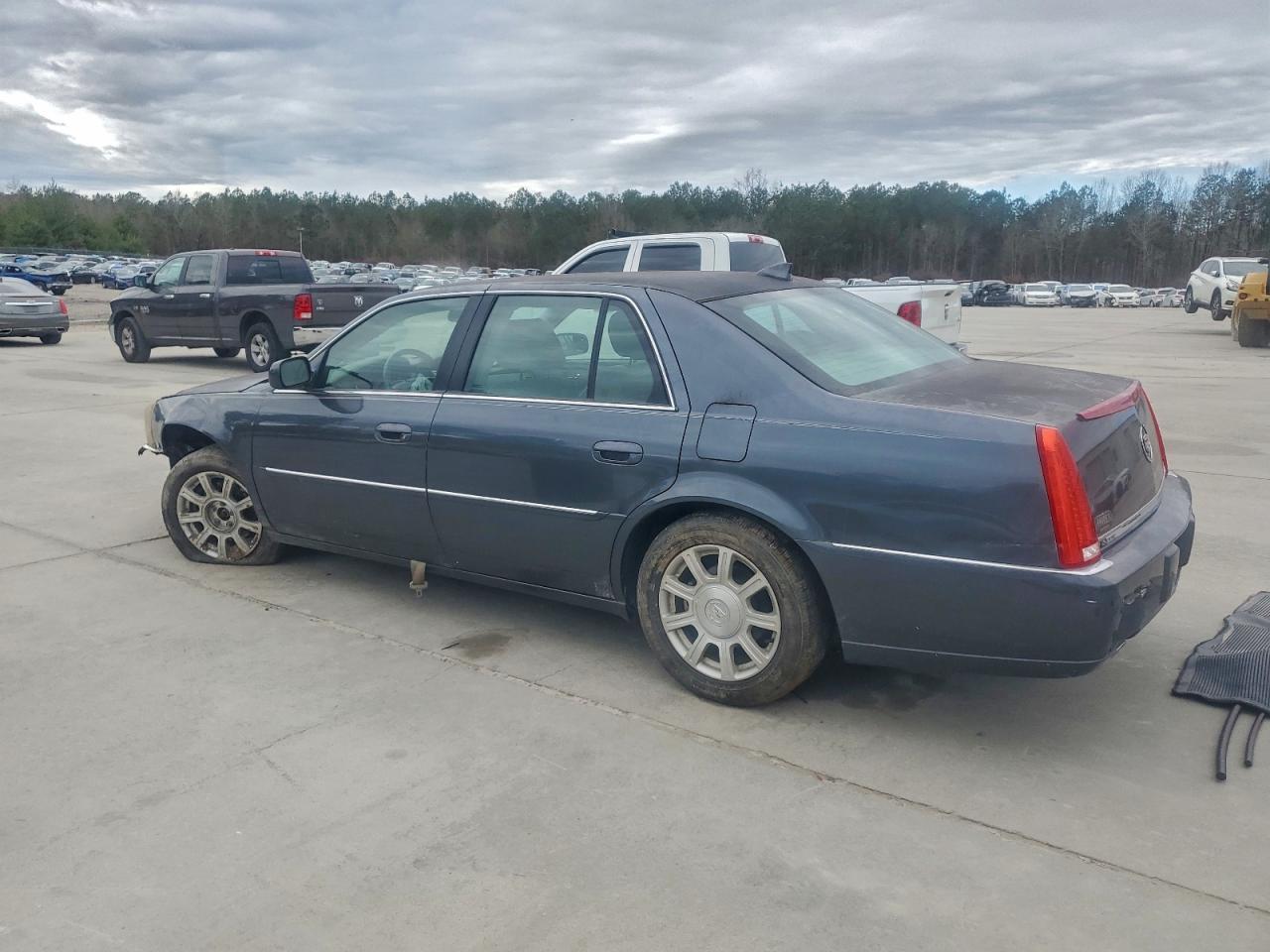 2010 CADILLAC DTS