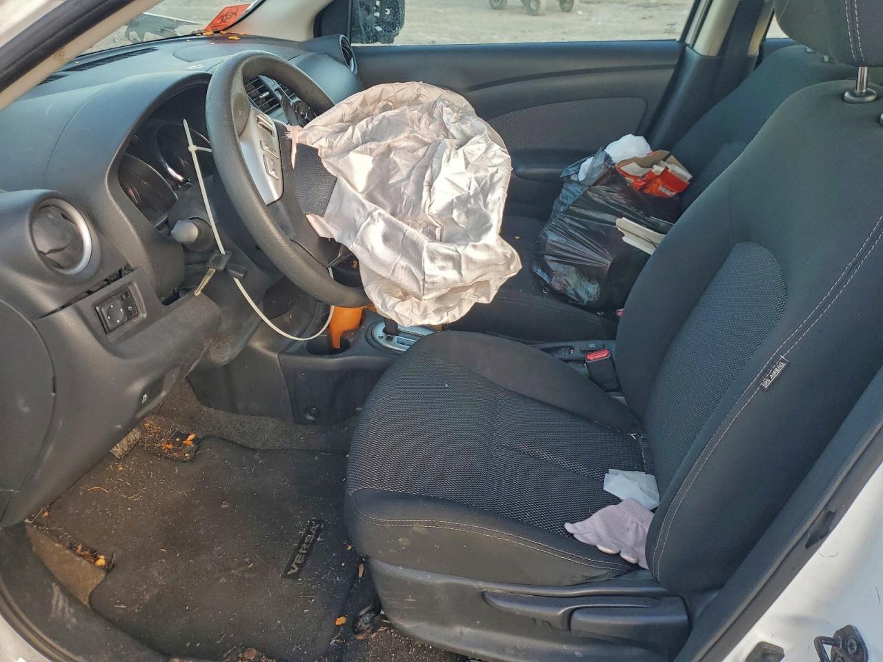 2016 NISSAN VERSA