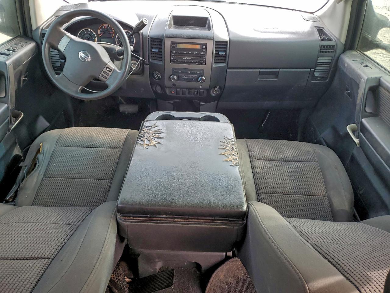 2011 NISSAN Titan