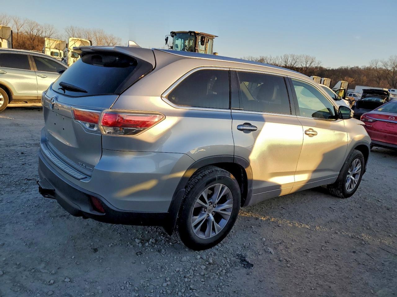 2015 TOYOTA HIGHLANDER