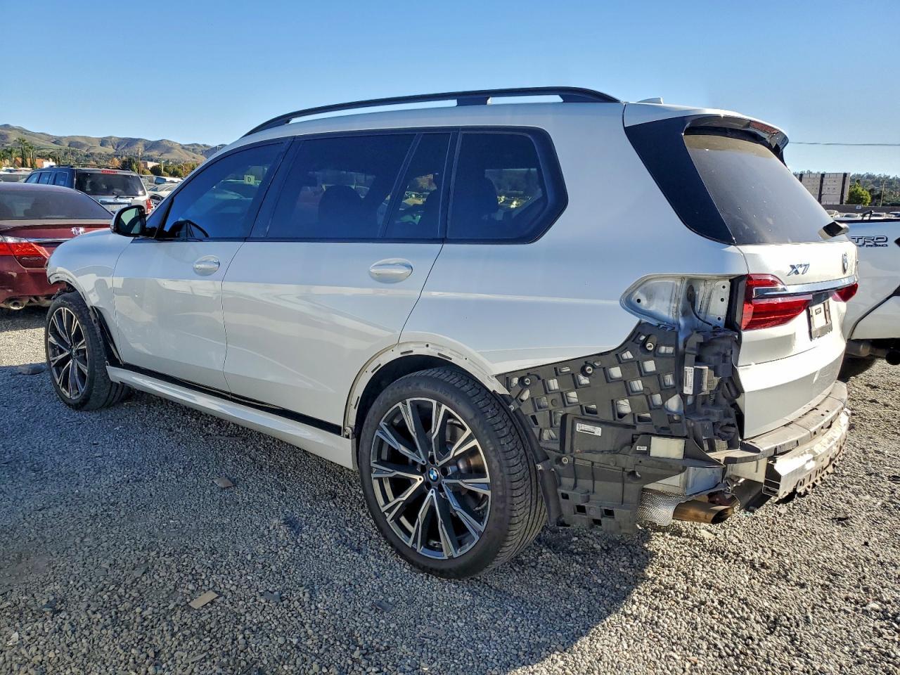 2022 BMW X7