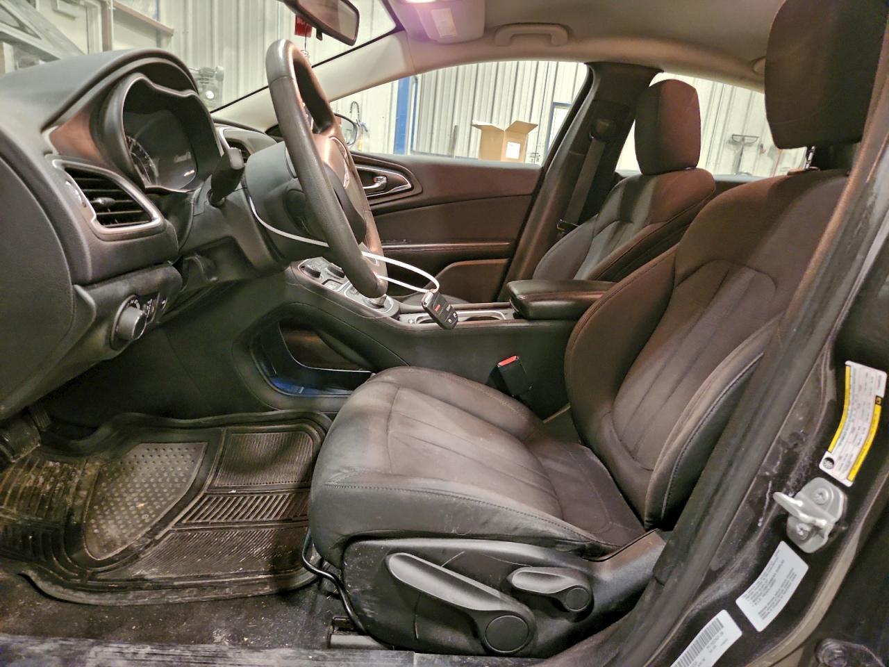 2015 CHRYSLER 200