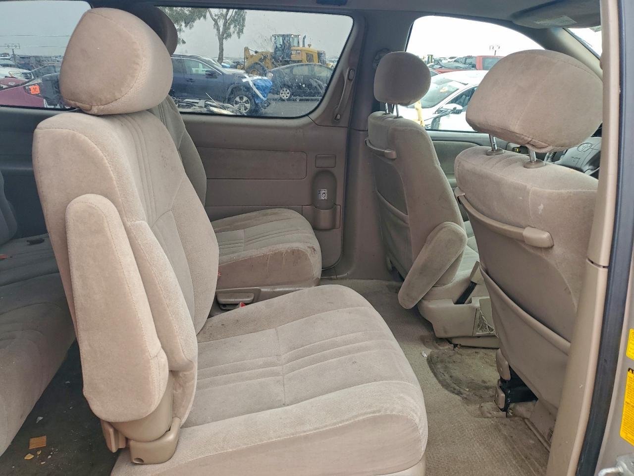 2002 TOYOTA SIENNA