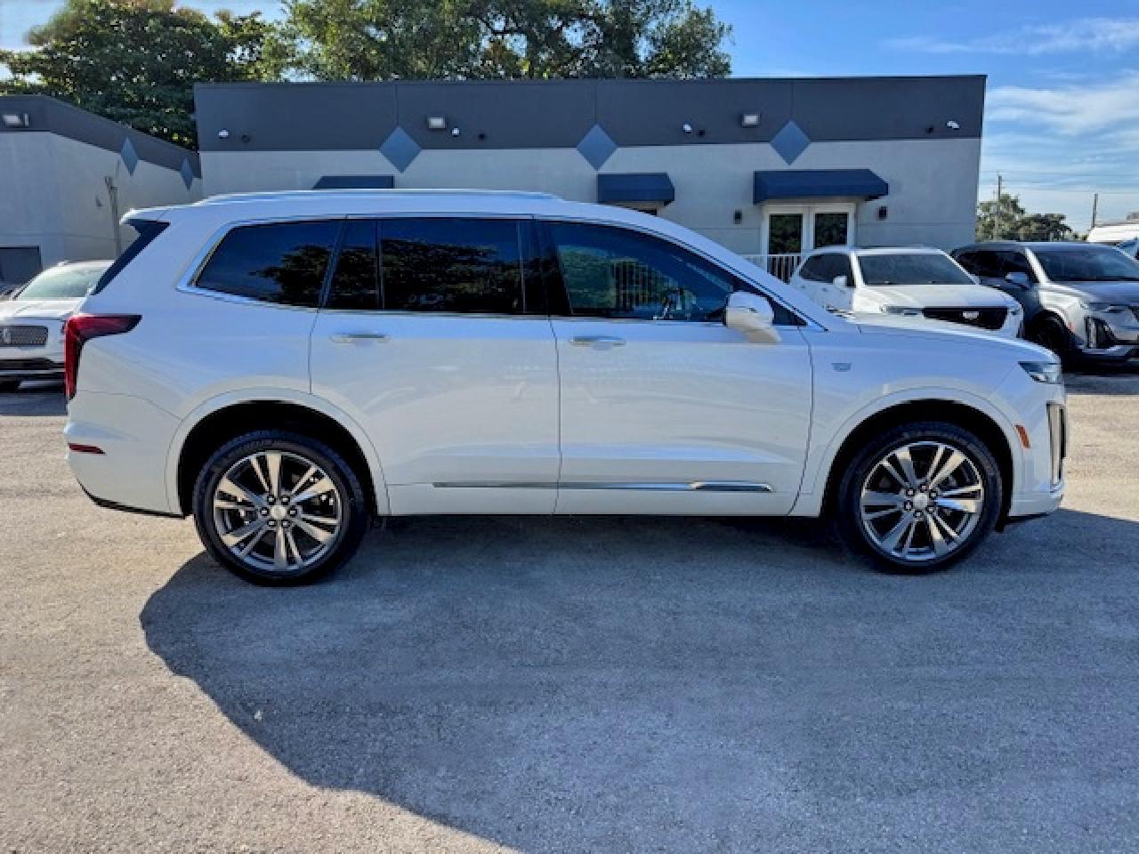 2021 CADILLAC XT6