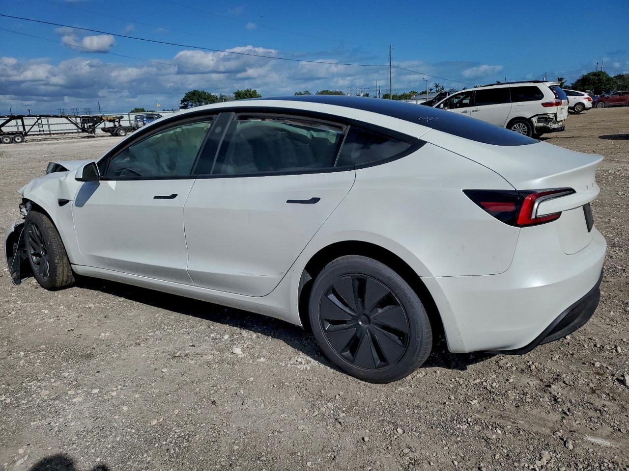 2025 TESLA MODEL 3