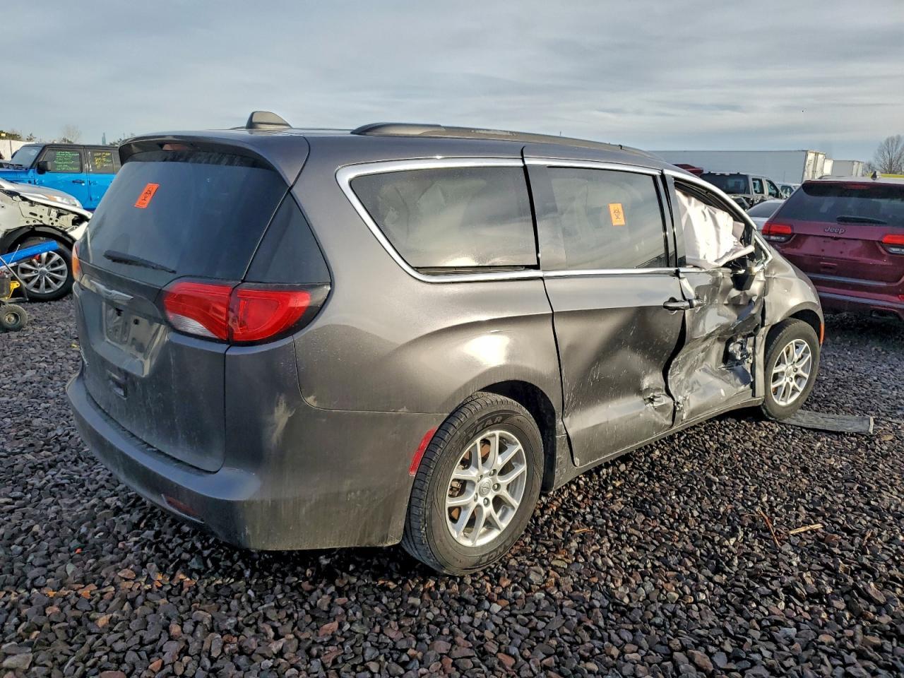 2021 CHRYSLER Voyager