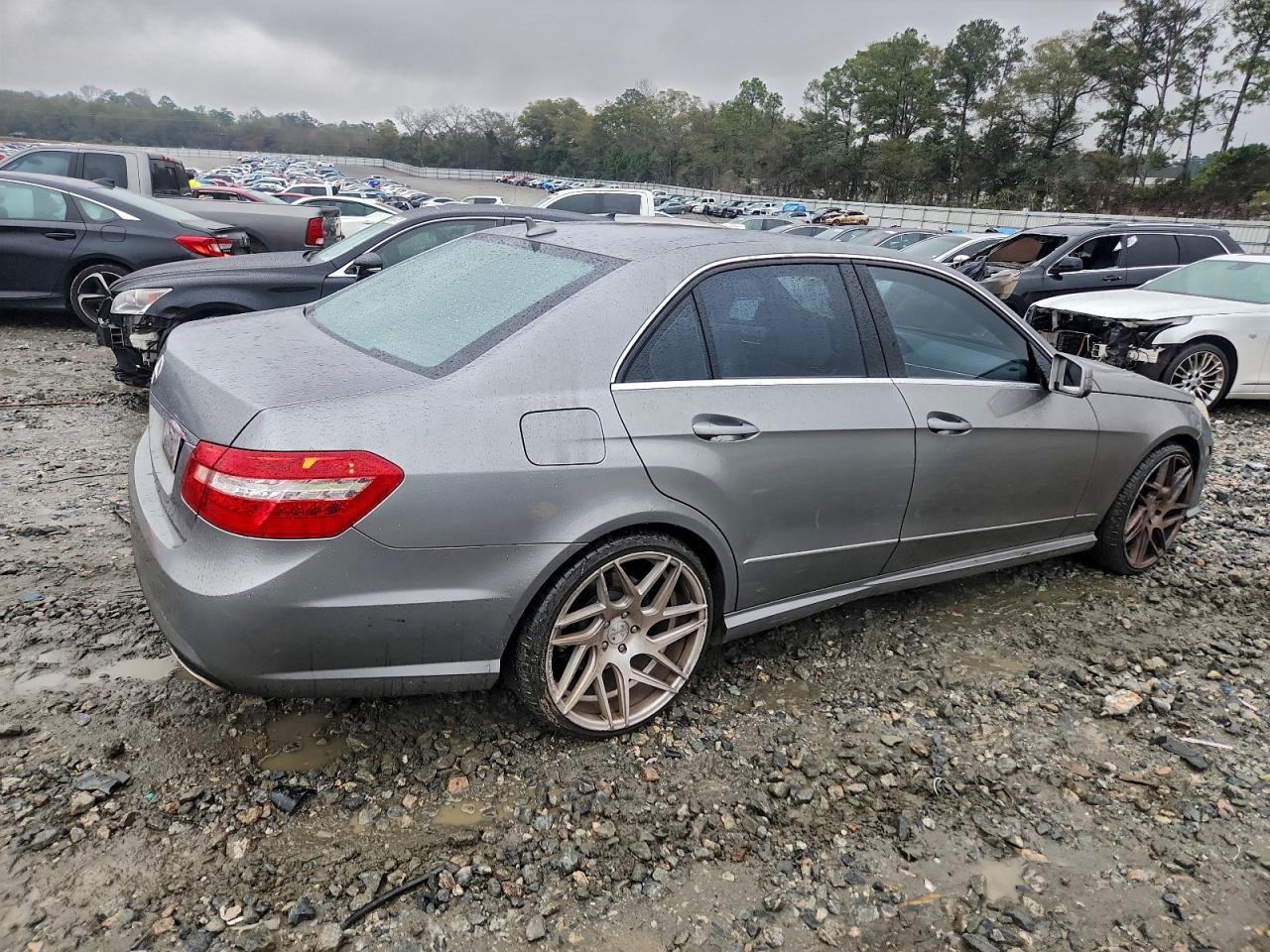 2010 MERCEDES-BENZ E-Class