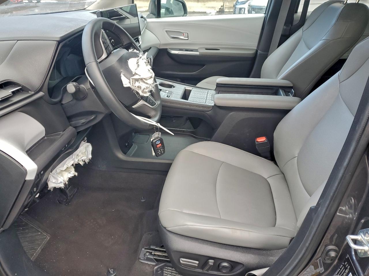 2025 TOYOTA SIENNA
