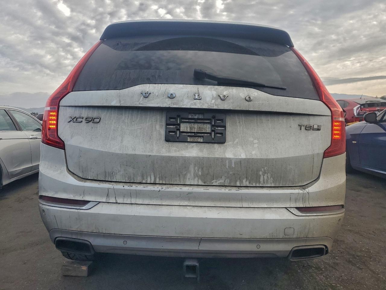 2017 VOLVO XC90