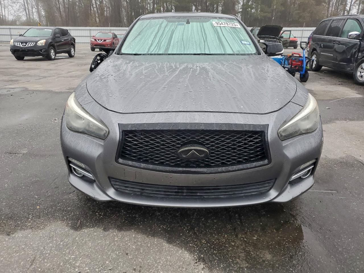 2014 INFINITI Q50
