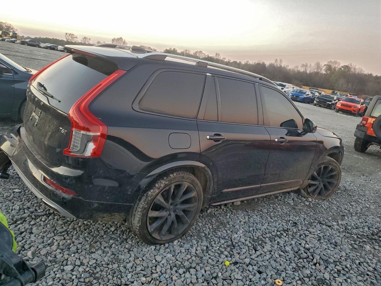 2018 VOLVO XC90
