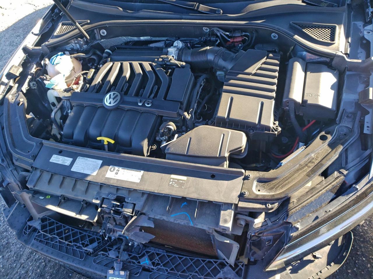 2017 VOLKSWAGEN Passat