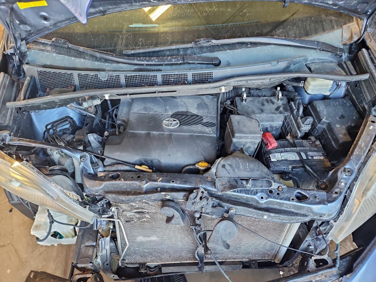 2014 TOYOTA SIENNA