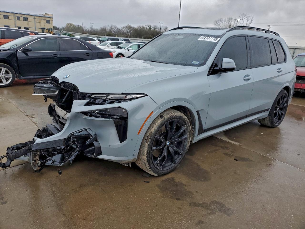 2023 BMW X7