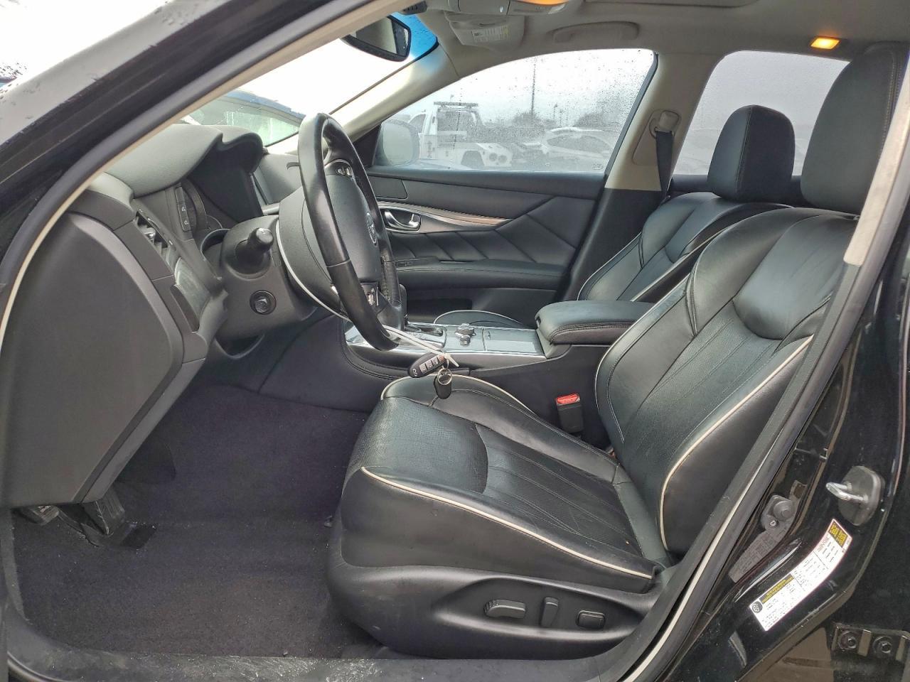 2017 INFINITI Q70