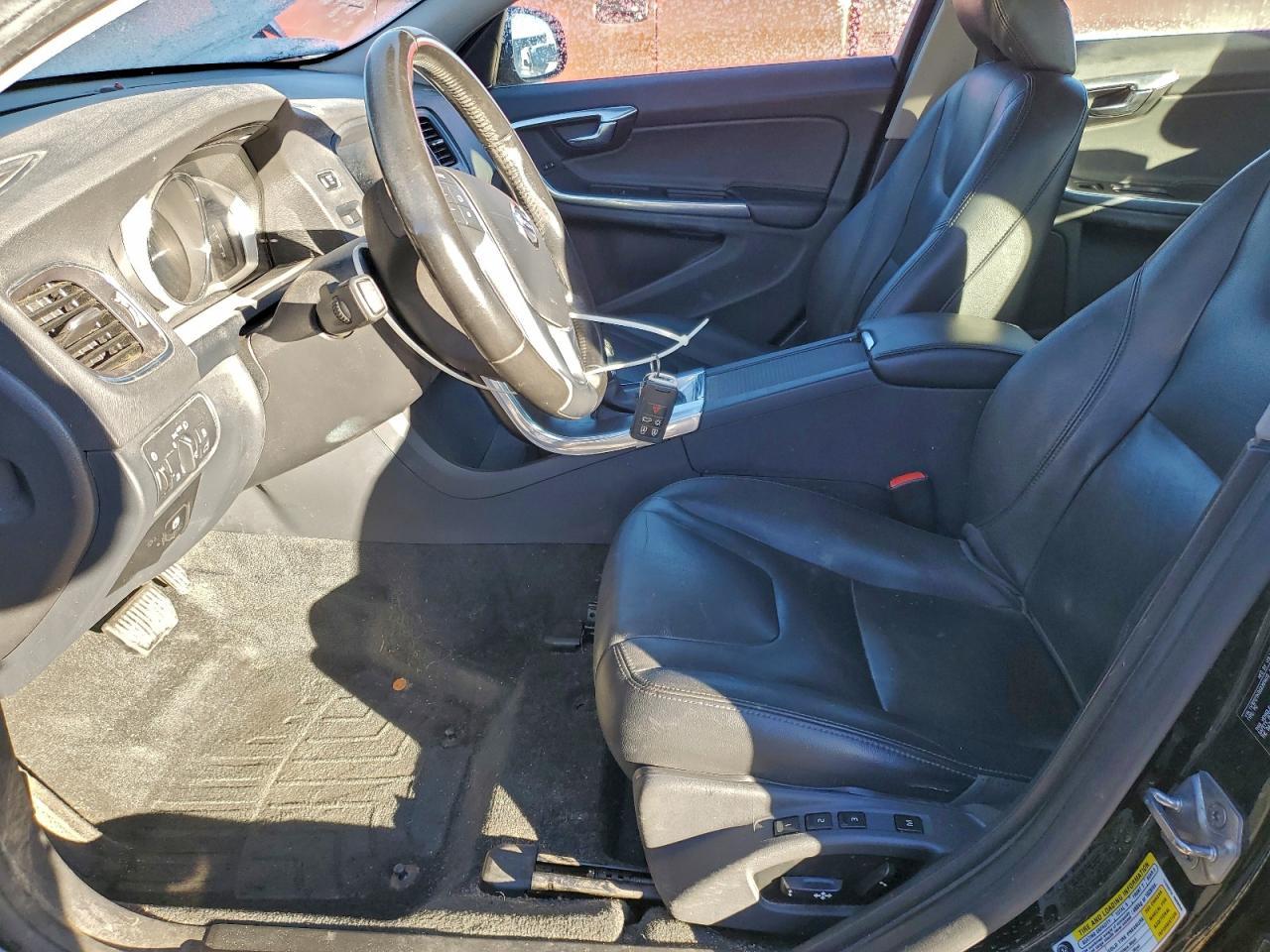 2016 VOLVO S60