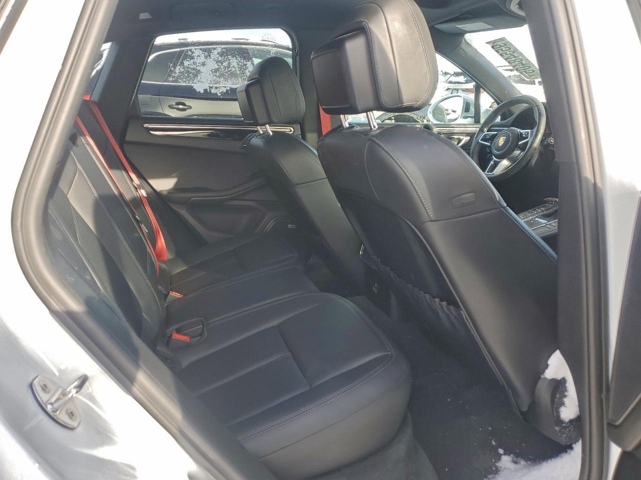 2021 PORSCHE Macan
