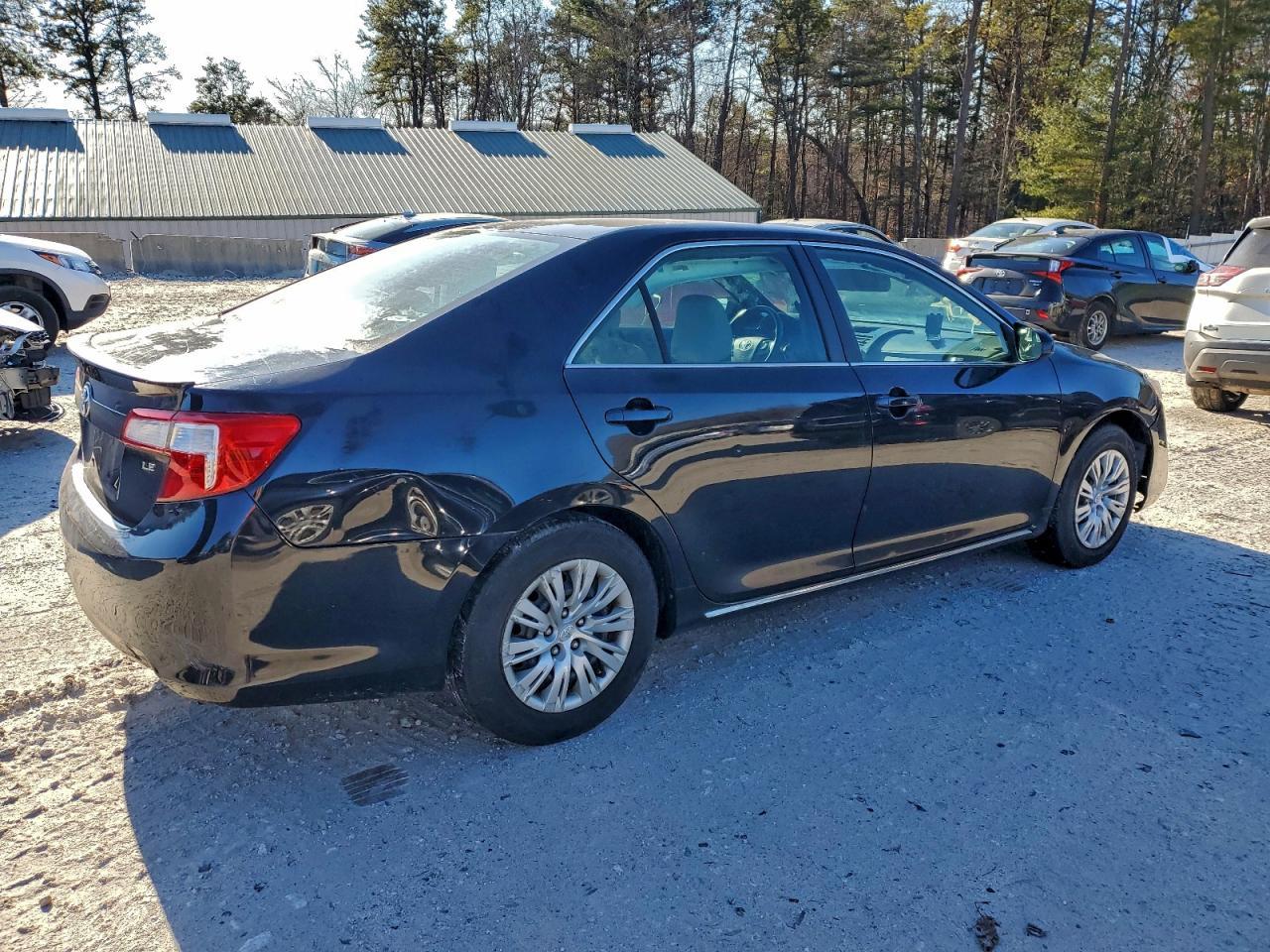 2014 TOYOTA CAMRY