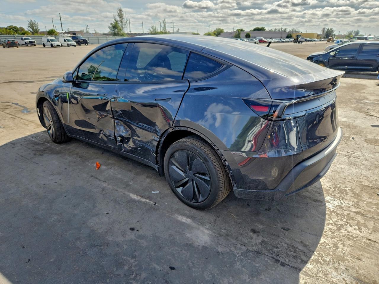 2026 TESLA MODEL Y